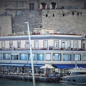 laura-house.hotels-amalfi.com/